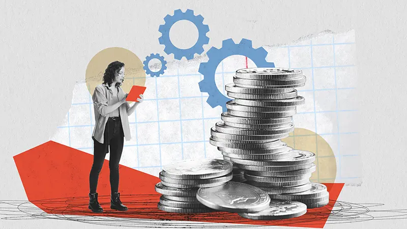 Mixed media collage med pengar, papperslappar och svartvit person bland annat.