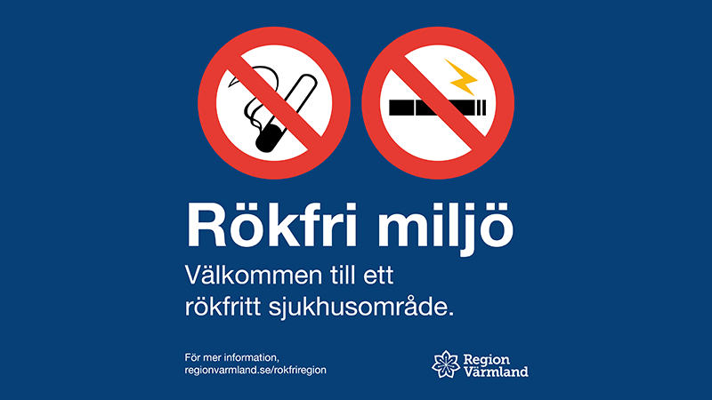 En skylt med texten "Rökfri miljö. Välkommen till ett rökfritt sjukhusområde."