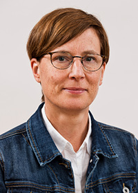Porträttfoto av Kajsa Sundström Van Zeveren