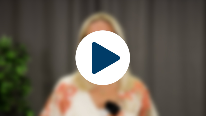 Bild på skarp playsymbol över suddig bakgrund.