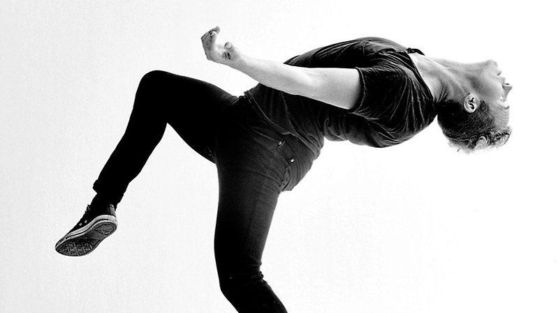 Bild på Gustaf Jönsson som är handledare för dans