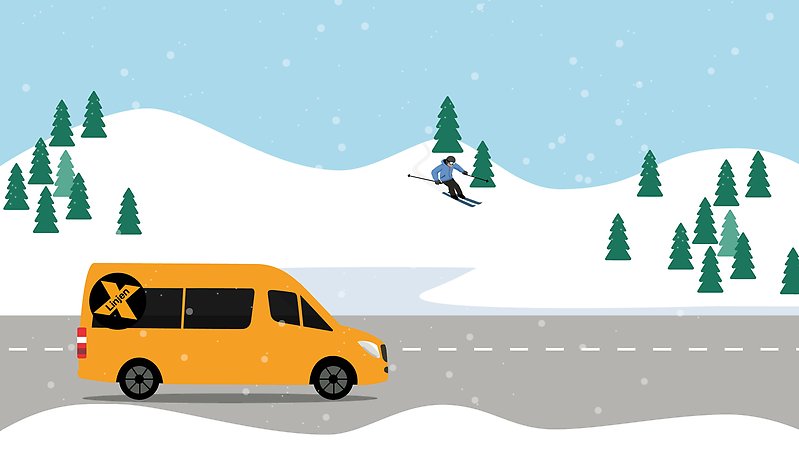 Gul buss som kör i vinterlandskap. Bilden är en illustration.